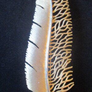 Vintage Unbranded Large Brushed Gold Tone Textured Leaf Brooch/Pin 4.75" x 1.5"